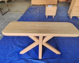 ROUNDED-CORNER DINNG TABLE