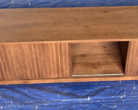 SLIDING DOOR TV STAND
