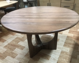 Round Dining Table 