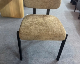 CURVED FARBIC DINING CHAIR