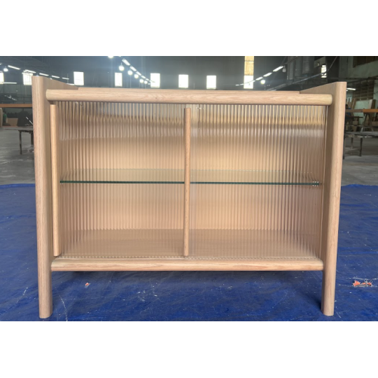 SMALL SIDEBOARD 2 GLASS DOOR