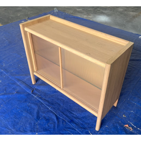 SMALL SIDEBOARD 2 GLASS DOOR