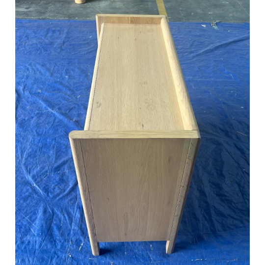 SMALL SIDEBOARD 2 GLASS DOOR