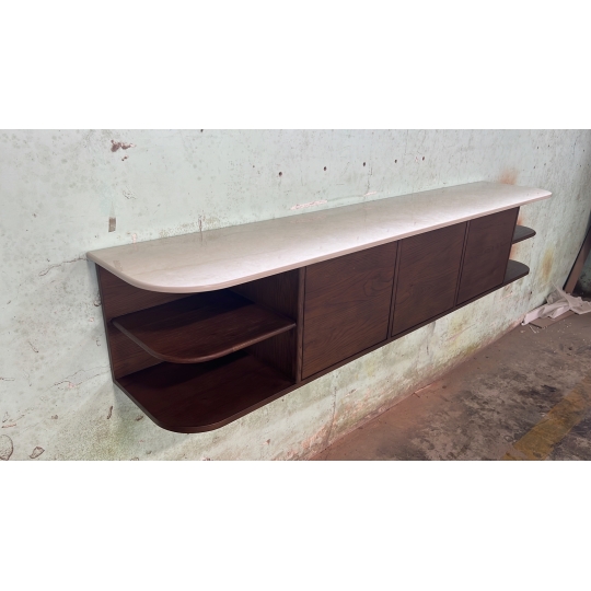 3-DOOR HANGING CABINET