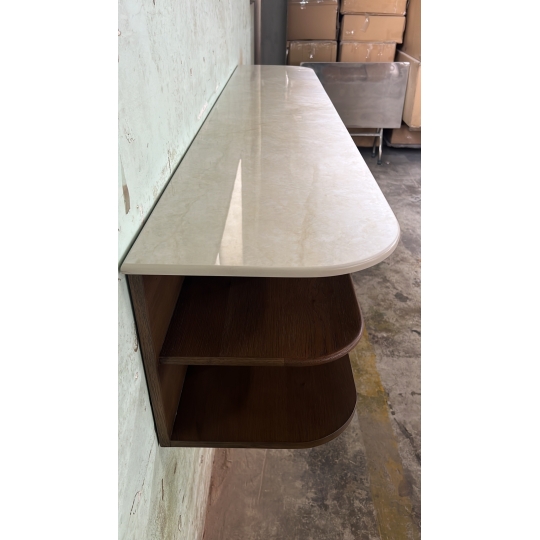 3-DOOR HANGING CABINET