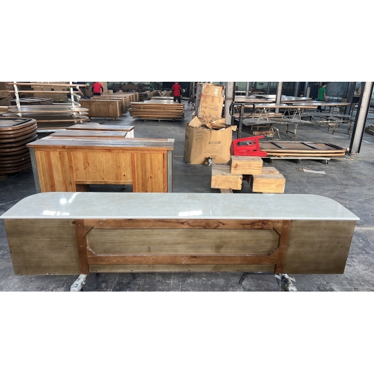 3-DOOR HANGING CABINET