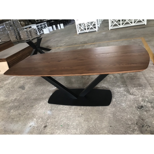 DINING TABLE w BLACK LEGS